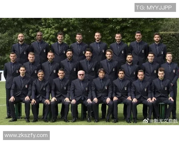 足球明星华丽西装登场展现风采引领时尚潮流震撼全场 足球明星华丽西装登场展现风采引领时尚潮流震撼全场