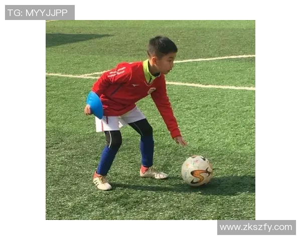 足球明星小小马高清图片展示他的风采与魅力让我们一同欣赏这位足球天才的精彩瞬间 足球明星小小马高清图片展示他的风采与魅力让我们一同欣赏这位足球天才的精彩瞬间